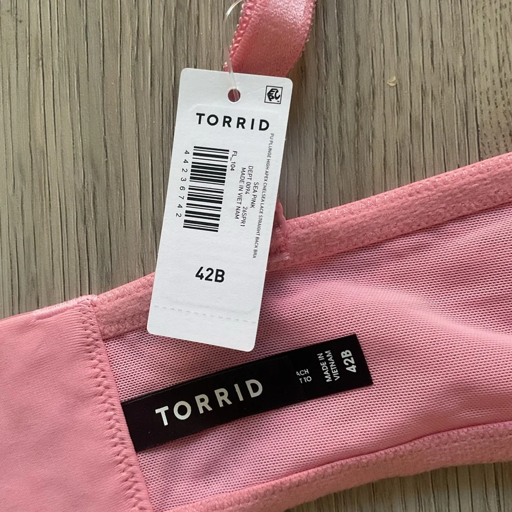 Torrid Plunge Push Up  Lace Padded Underwire Bra In Color Sea Pink Size 42B NWT - Picture 13 of 14